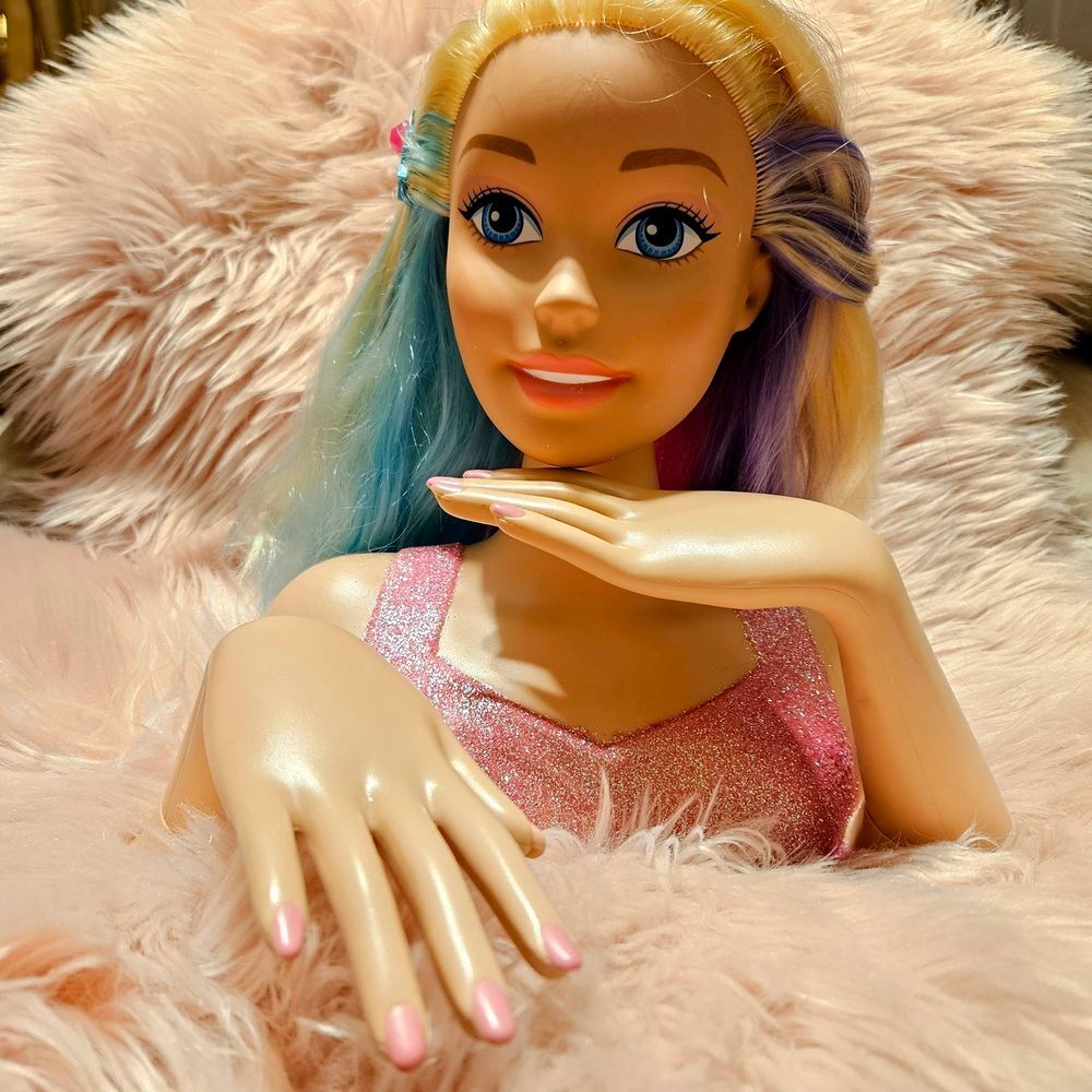 RARE Just Play Blonde Styling Head With Hands
